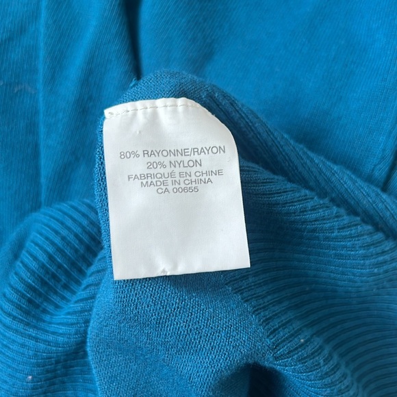 Smart Set V-Neck Sweater - Picture 11 of 11